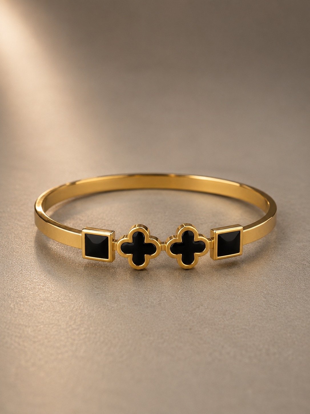 Noir Clover Gold Bangle